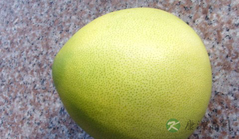 吃柚子别扔柚子皮：柚子皮妙用多