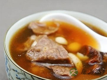 多吃酸性食物可防静电