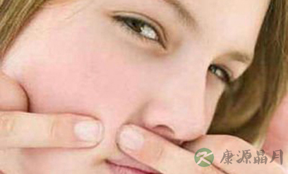 脸颊青春痘可通过喝汤治疗