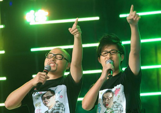 KTV里吃自助餐不健康