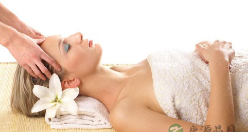 睡眠按摩法“拯救”你的失眠症