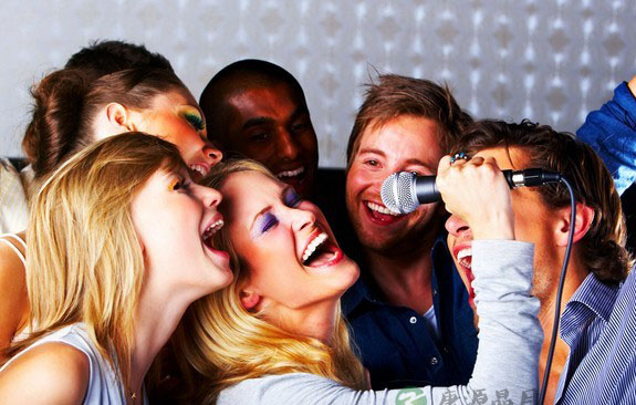 KTV里吃自助餐不健康