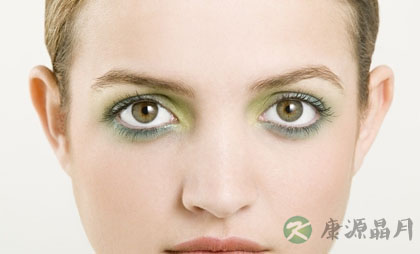 秋季注意给眼睛补水保湿