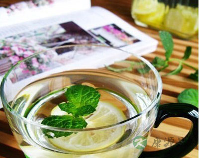 喝点苏打水 阻止身体膨胀