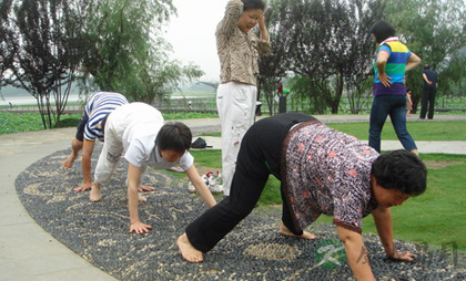 自残式养生保健法 你敢不敢用