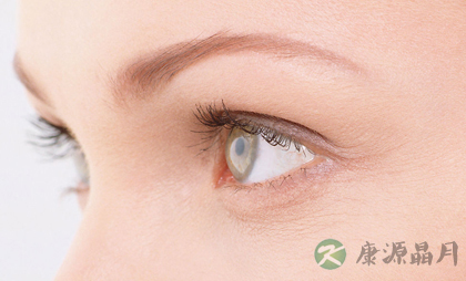 秋季注意给眼睛补水保湿