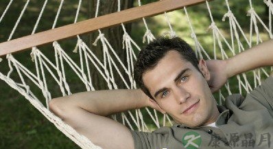 坐车归家似打仗 13招缓旅途疲劳