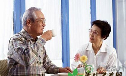 老人洗澡最好带个小板凳