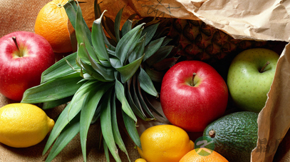 吃生冷水果不利于缓解老年便秘