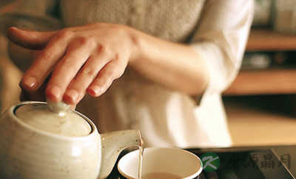 揭秘喝茶对吸烟者的好处 揭秘喝茶对吸烟者的好处