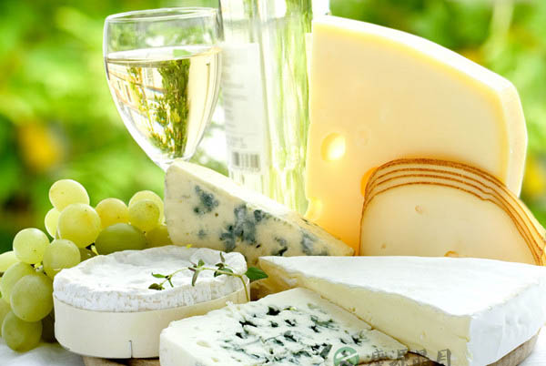 多吃酸性食物可防静电