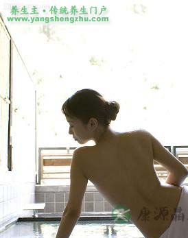 泡温泉后别用沐浴露营养得不偿失