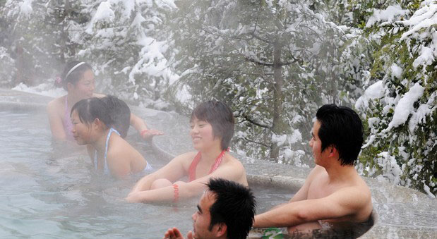 贪恋温泉 当心泡出病