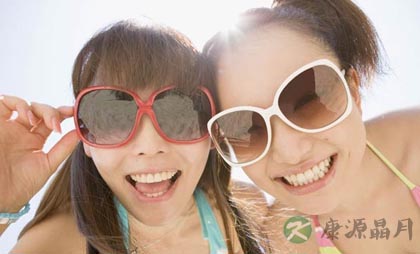 夏季选择太阳镜要注意颜色深浅 夏季选择太阳镜要注意颜色深浅