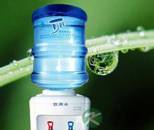 惊!饮水机长期不洗可致50种病