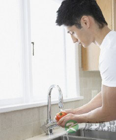 超实用:清除蔬果的残留农药有妙招 超实用:清除蔬果的残留农药有妙招