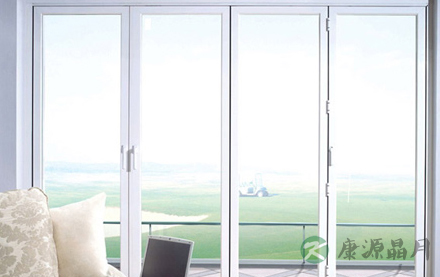 台风天气小心病从脚入