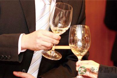 喝酒虽好 请勿贪杯