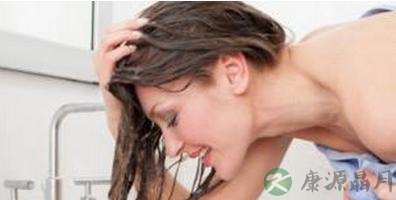 7个错误洗头方式是头发杀手