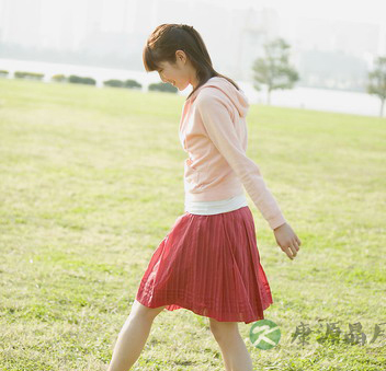 不良走路姿势造成胖胖腿