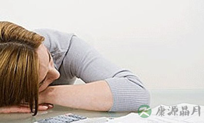 捏捏指甲 防春困