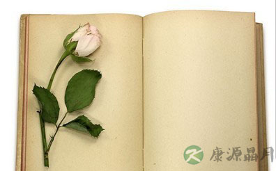 作业本颜色太白影响视力