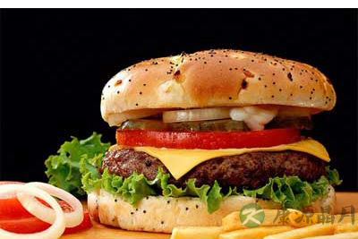 垃圾食物好看好吃却伤身