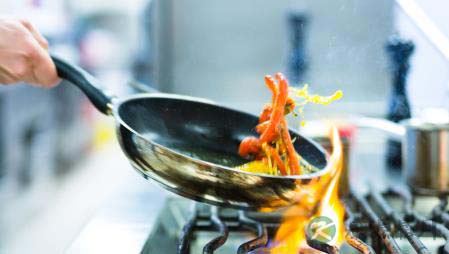 提醒!三种易致癌的炒菜习惯 提醒!三种易致癌的炒菜习惯