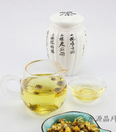 秋季饮茶选菊花茶 补水润燥抗疾病