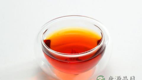 牛乳红茶具有益气填精，补肾壮骨的作用