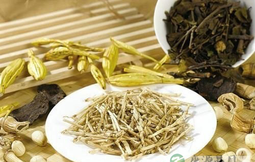 养生：口臭怎么去除? 11款茶还你好口气