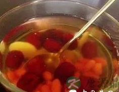 姑娘们，现在是喝姜枣茶的最佳时节