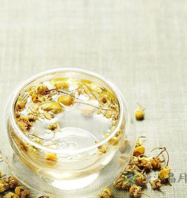 菊花茶饮用及功效介绍