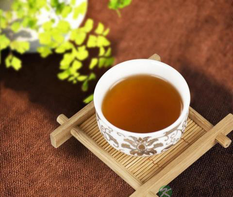 饮用红茶具有抗菌力强,降低血糖值与高血压作用