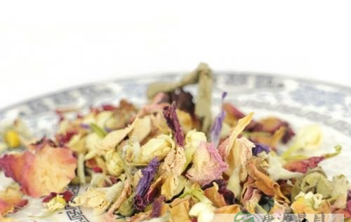 养生：口臭怎么去除? 11款茶还你好口气