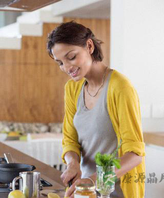 柠檬首乌茶有健胃益精补肝肾保健功效