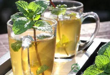 茶——缓解口腔异味，让你不再“有口难辩”！