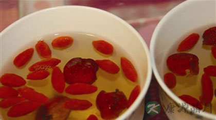 枸杞子泡水喝的六大功效