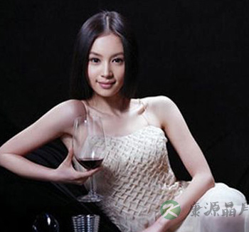 红酒缓解夏季失眠烦躁 睡前喝红酒的好处