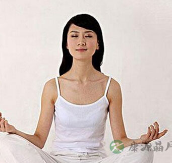 瑜伽动作 肩颈背部不适不再来 瑜伽动作 肩颈背部不适不再来