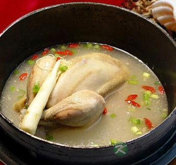 男人补肾吃什么好 补肾壮阳的四款药膳鸡