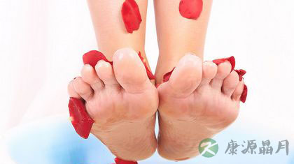 夏季泡脚可以祛暑湿