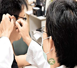 高血压 耳尖放血疗法有效降高血压