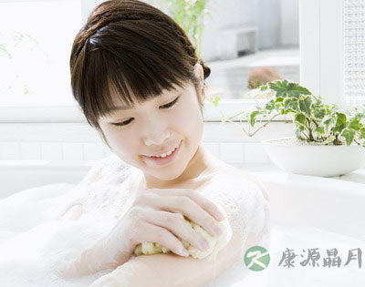 冷水浴促代谢 热水浴治失眠