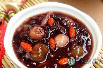 排毒养颜食谱首选蜂蜜排毒法