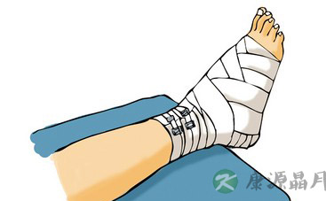 急救误区:老人摔倒急忙扶