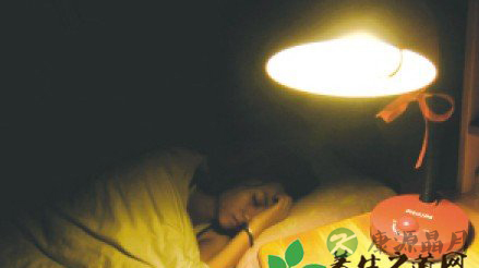 开灯睡觉容易致癌？