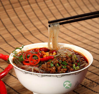 酸辣粉怎么做 舌尖上的诱惑“酸辣粉” 酸辣粉怎么做 舌尖上的诱惑“酸辣粉”