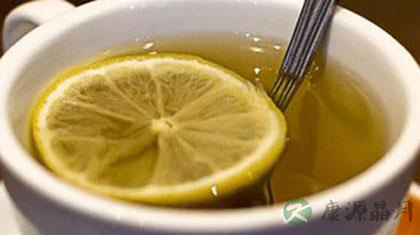 柠檬水的做法与功效