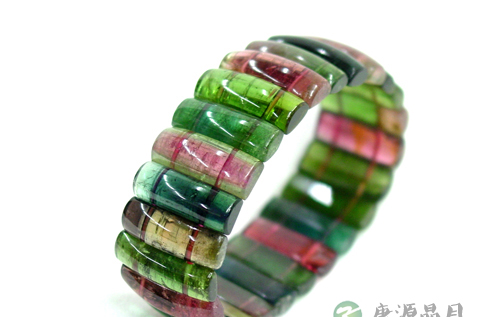 “人养玉三年 玉养人一生”玉石珠宝亦能养生 “人养玉三年 玉养人一生”玉石珠宝亦能养生